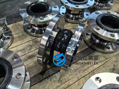 Rubber compensator kxt dn100 NBR with ss304-flange, pn16 pressure rating, neck